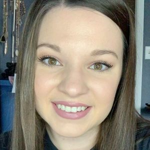 Meet your Posher, Kendra